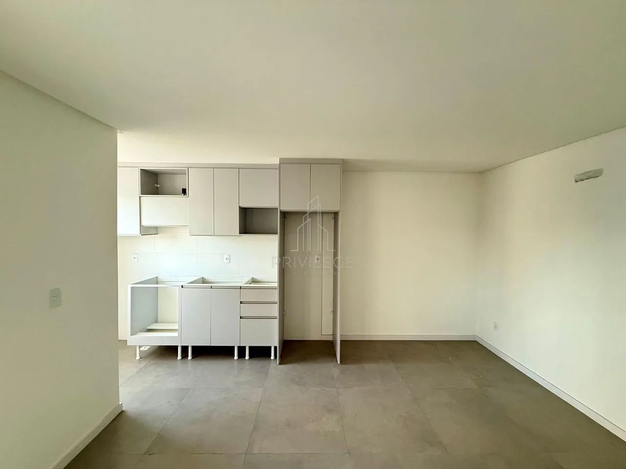 Locação no bairro Centro de Itajaí no Edifício TREVISO - Foto 3