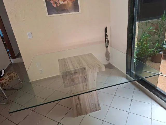 Mesa de Jantar 1,50x1,50 com Vidro Temperado e Base Pedestal Amadeirada - Foto 5