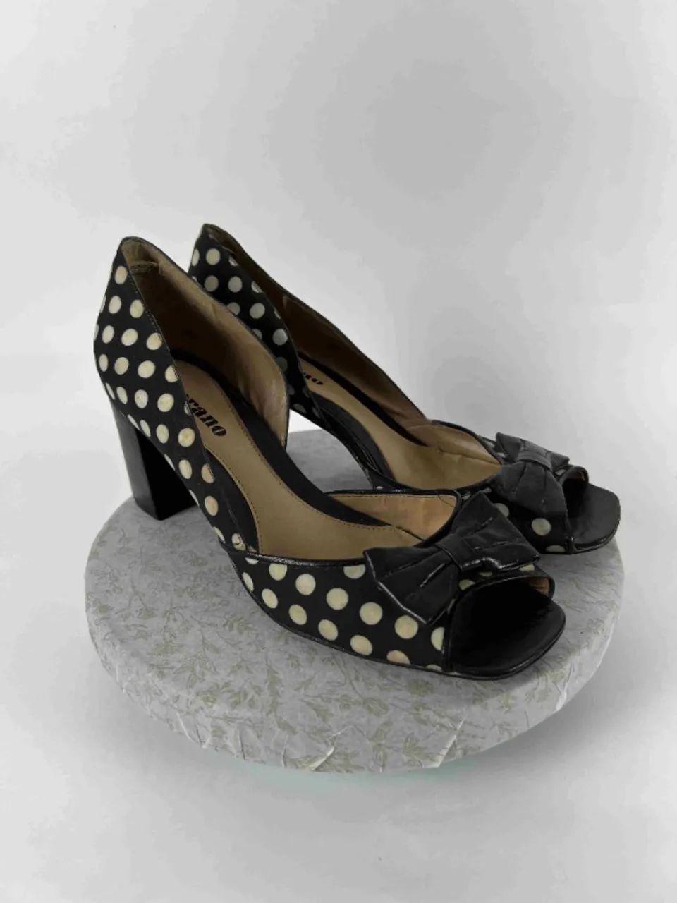 peep toe poá preto e branco - Foto 3