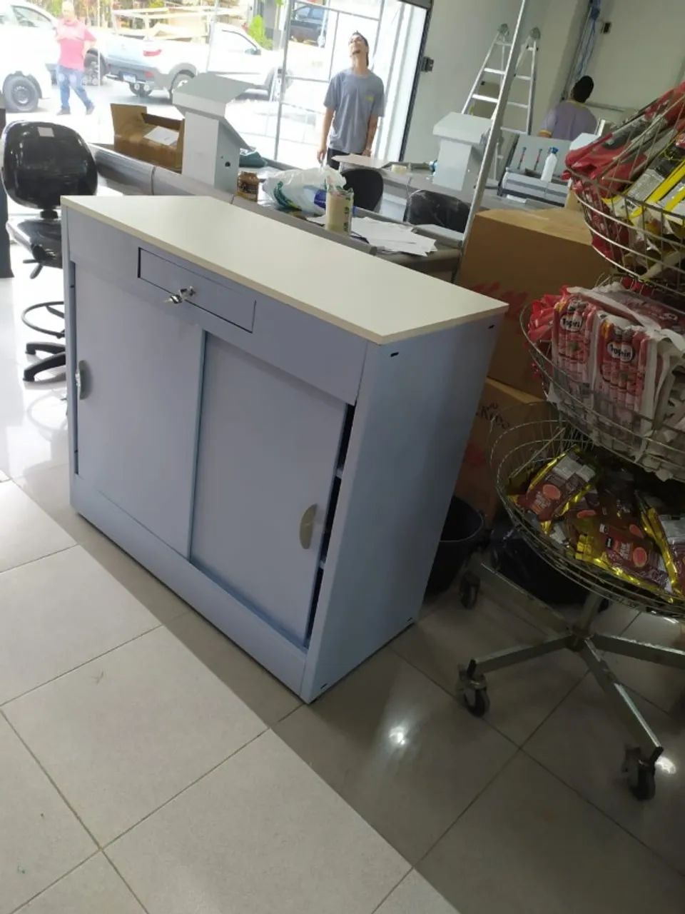 Balcão caixa fechado e vitrine com vidro - Foto 4