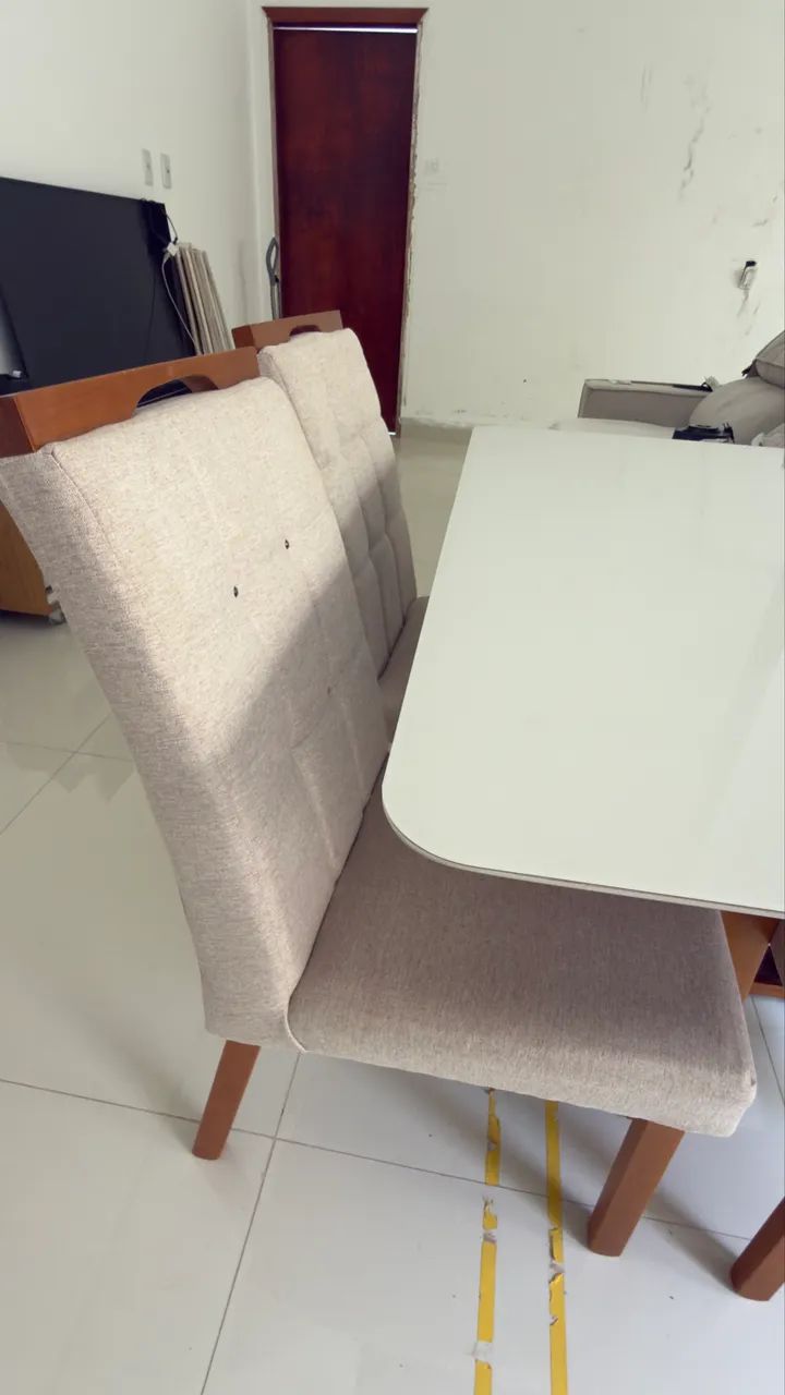 MESA COM 4 CADEIRAS! R$1100,00 - Foto 5