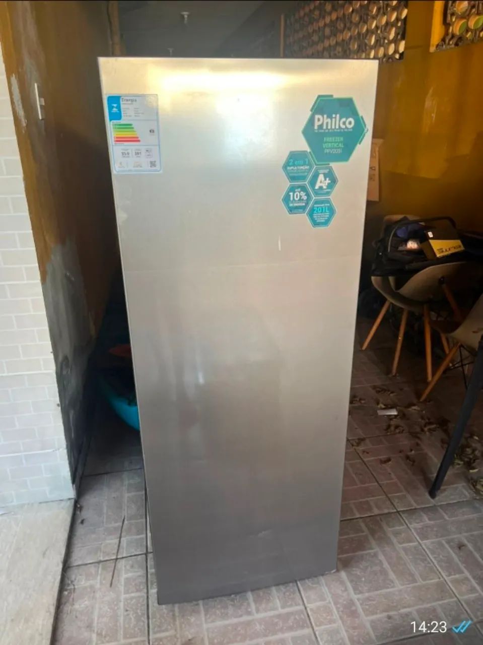 FREEZER VERTICAL- 2 EM 1 201 L- 1 ano de uso.