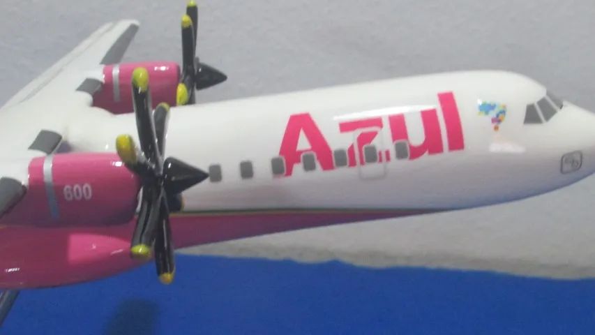 Maquete de avião da azul Rosa - Foto 4