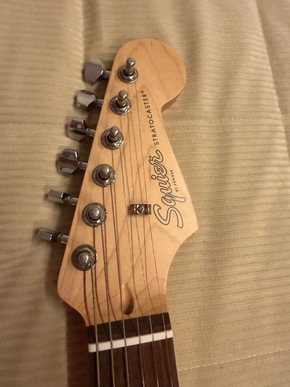 Guitarra Fender Squier Stratocaster - Foto 3