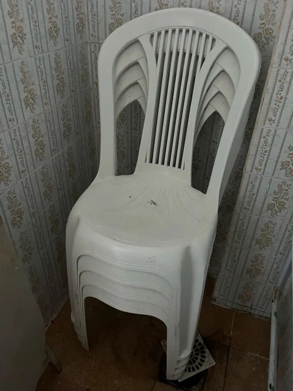 Cadeiras Plásticas - Foto 4