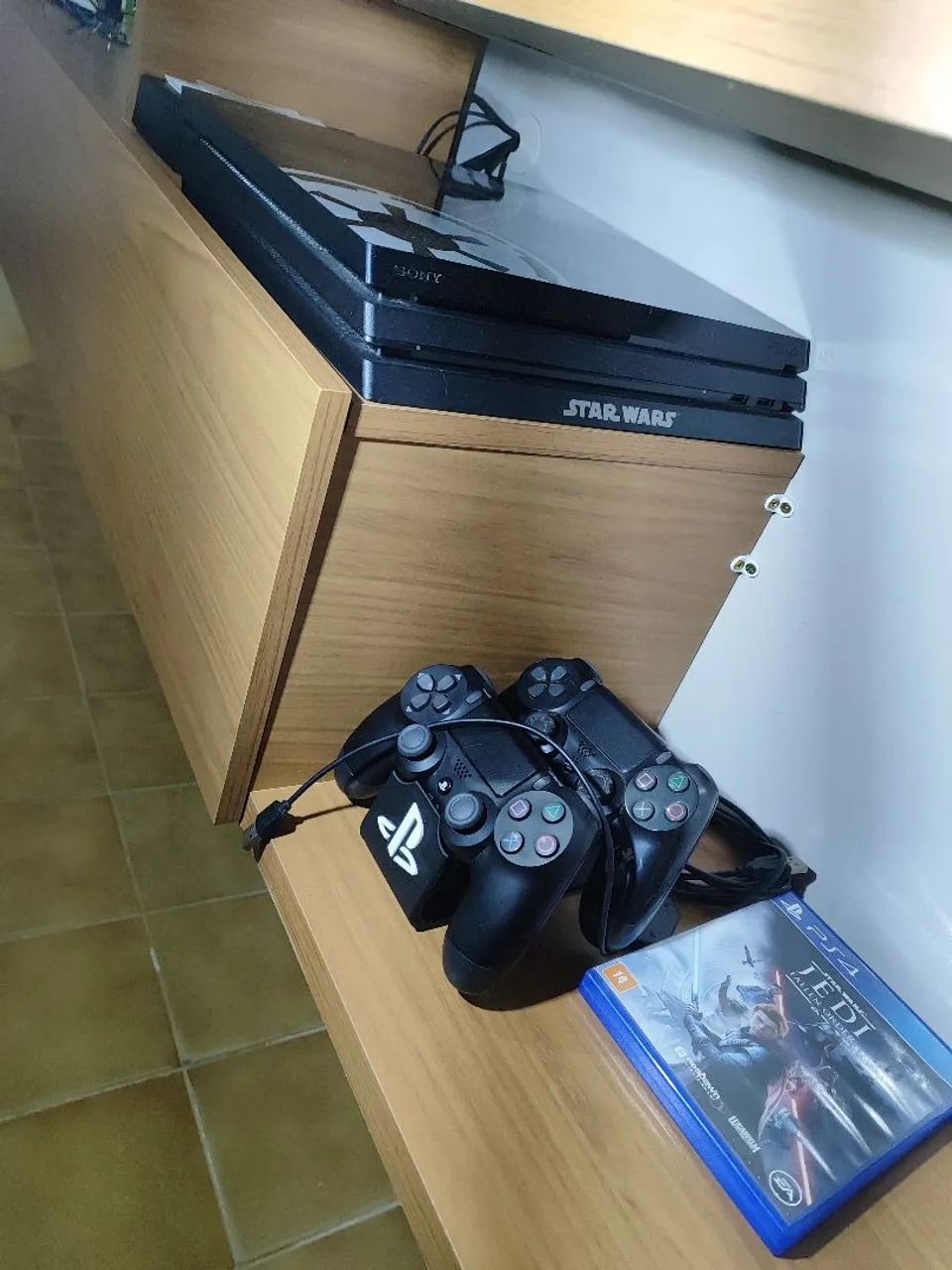 PS4 pro 1 TB de memória 