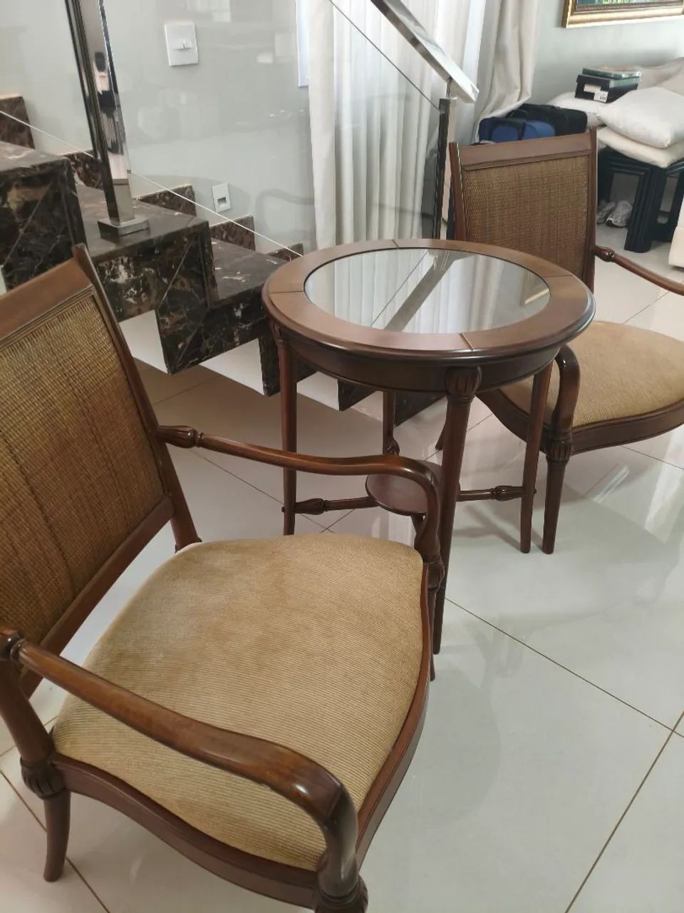 Mesa com duas poltronas  - Foto 2