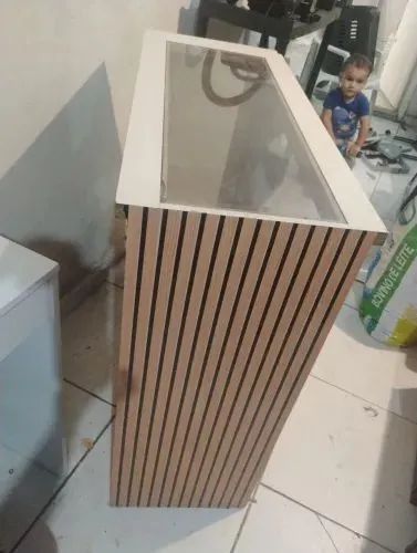 Balcão Expositor com 02 prateleiras de vidro - Foto 2