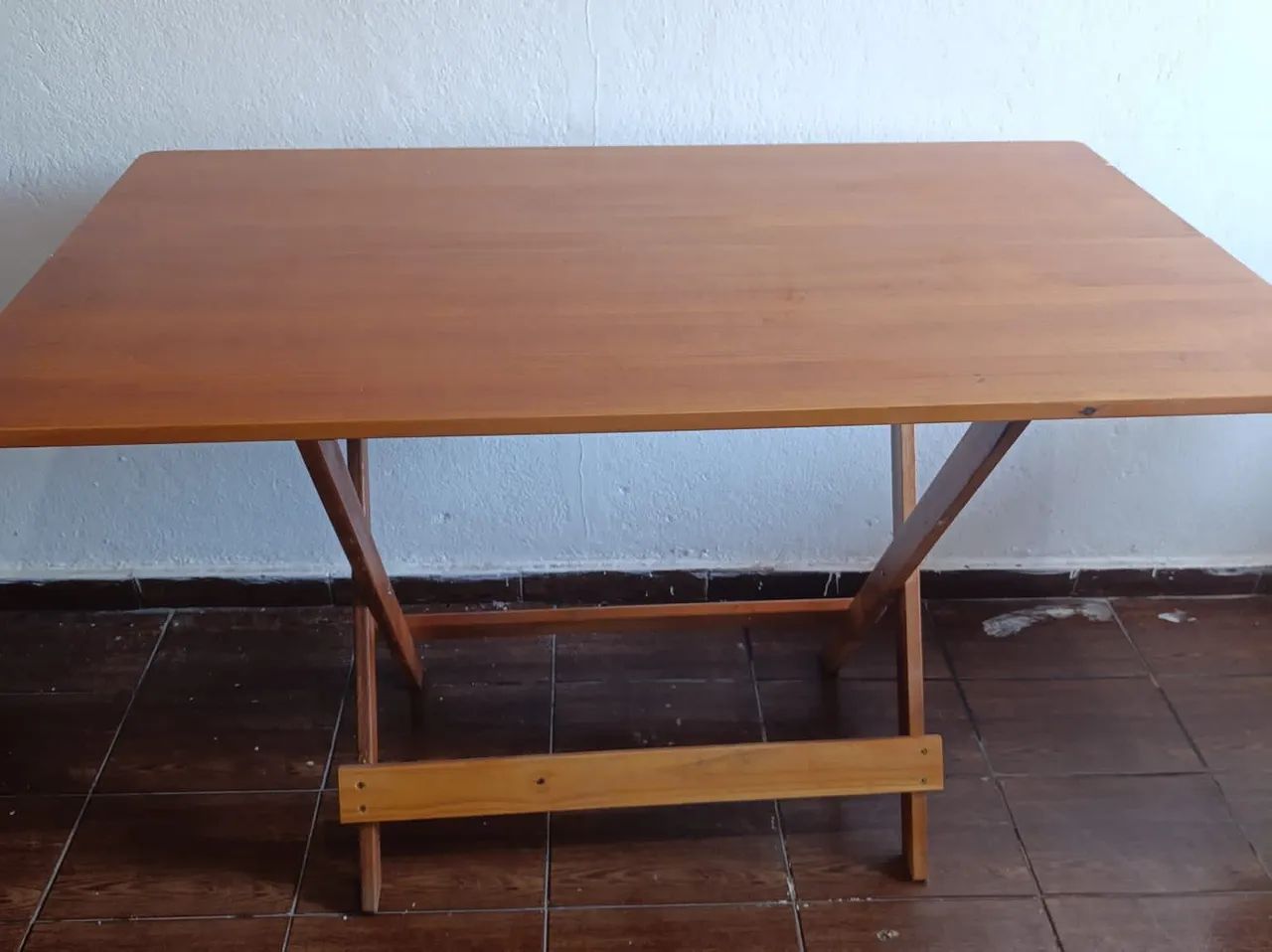 mesa de madeira linda com ótimo preço 