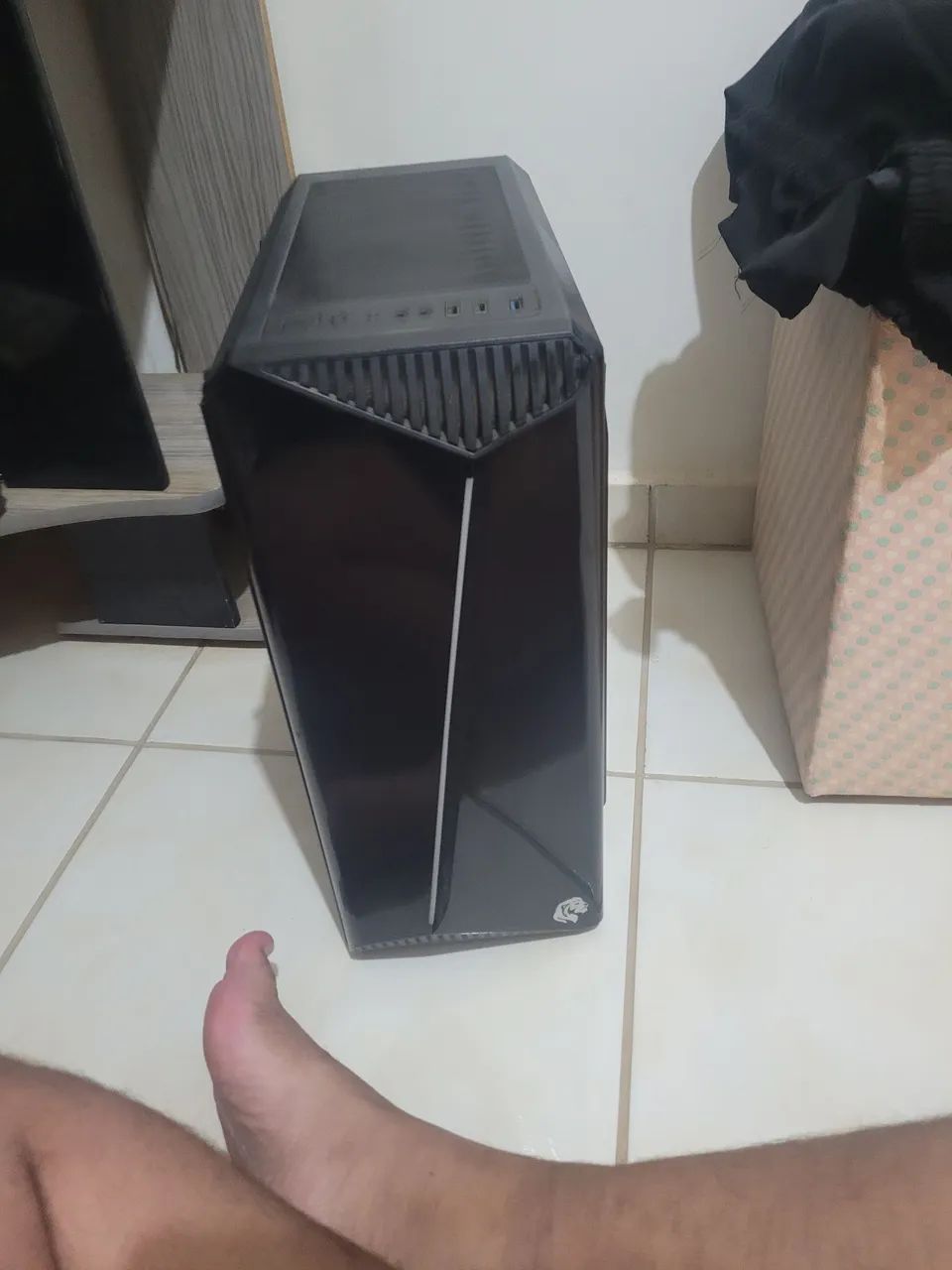 Gabinete gamer barato 