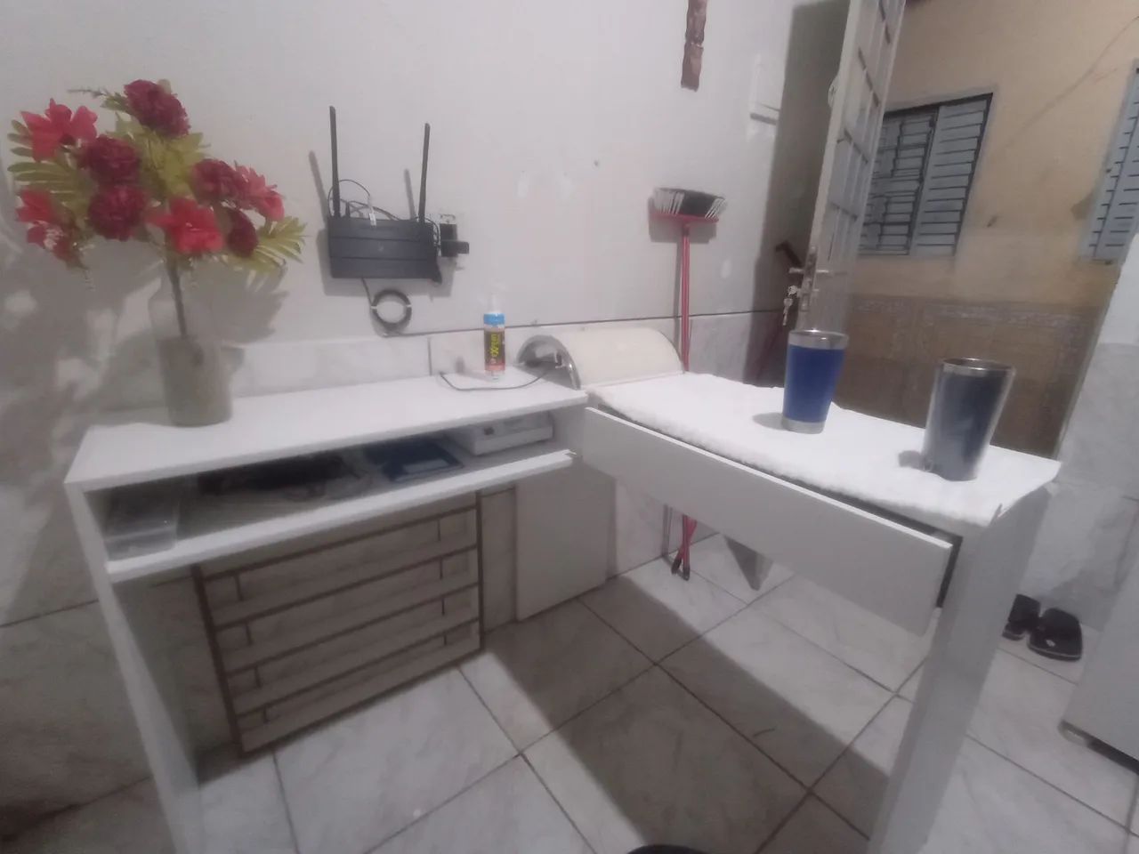 Vendo mesa para Nails Designer  - Foto 2
