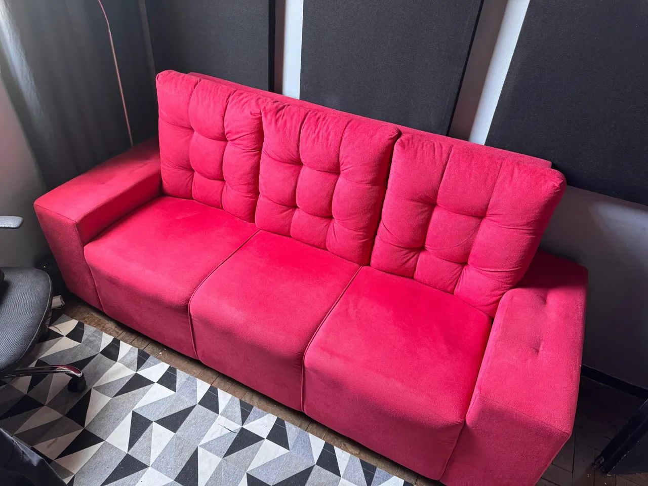 Sofá vermelho 3 lugares 