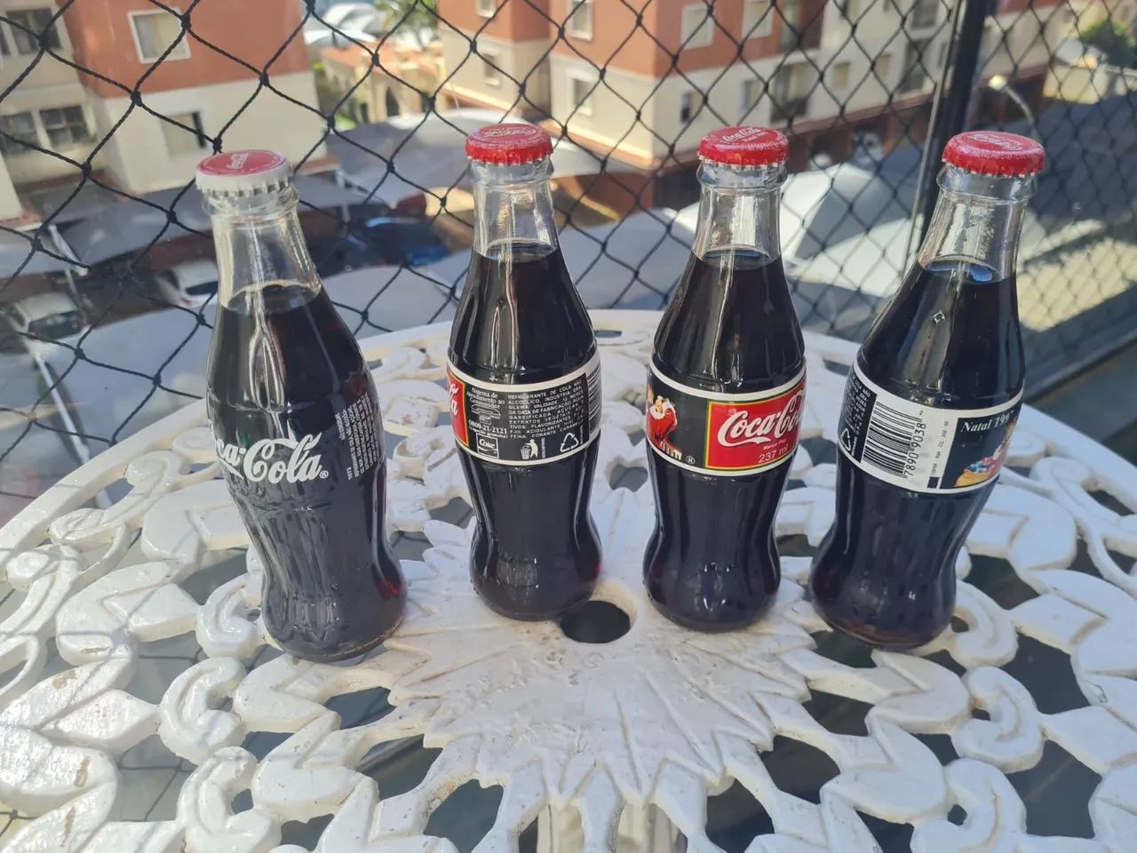Garrafas de Coca-Cola colecionáveis, ano 1997 - Foto 2