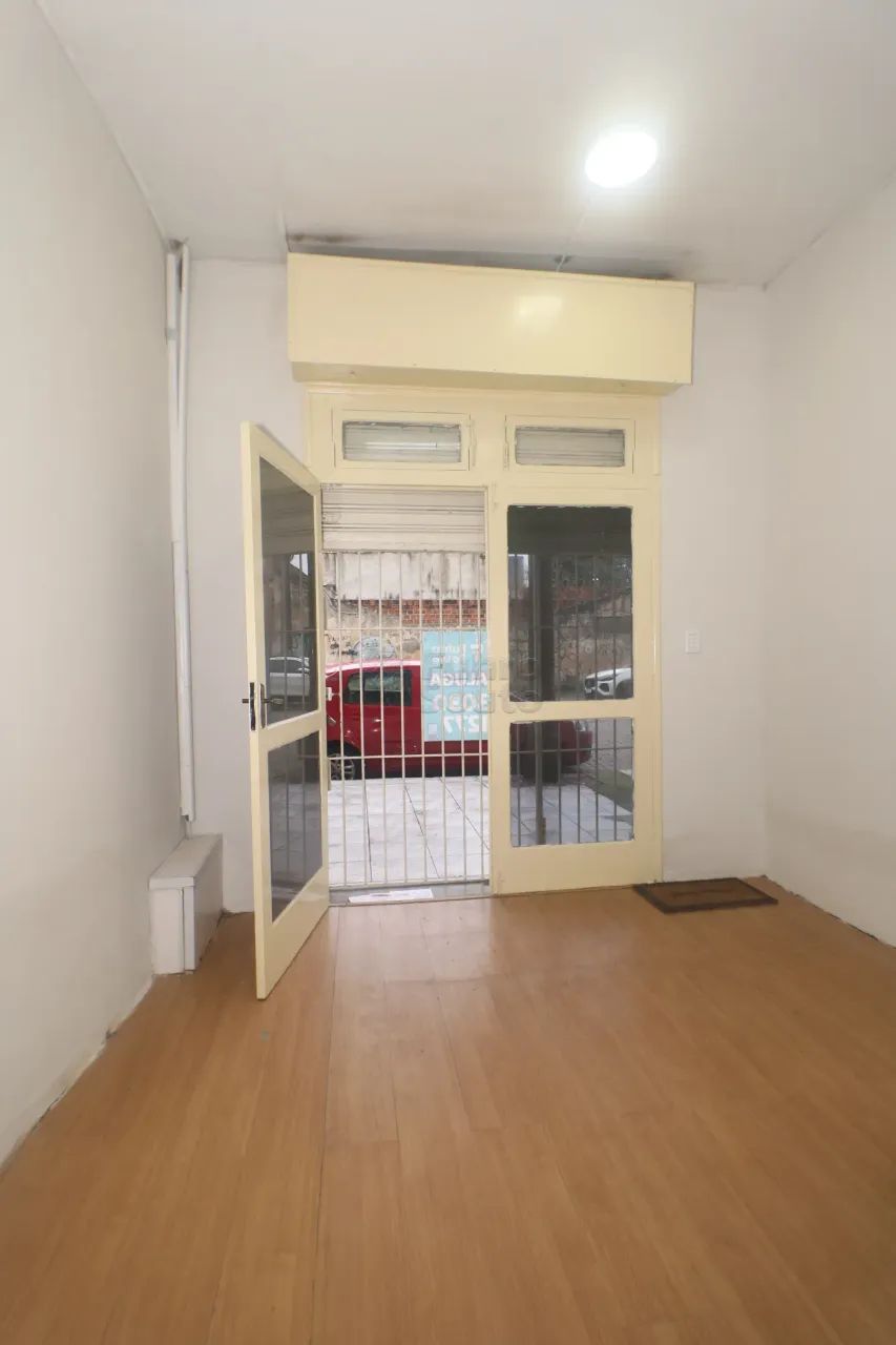 Sala comercial em excelente localização na Rua Alberto Rosa - Foto 2