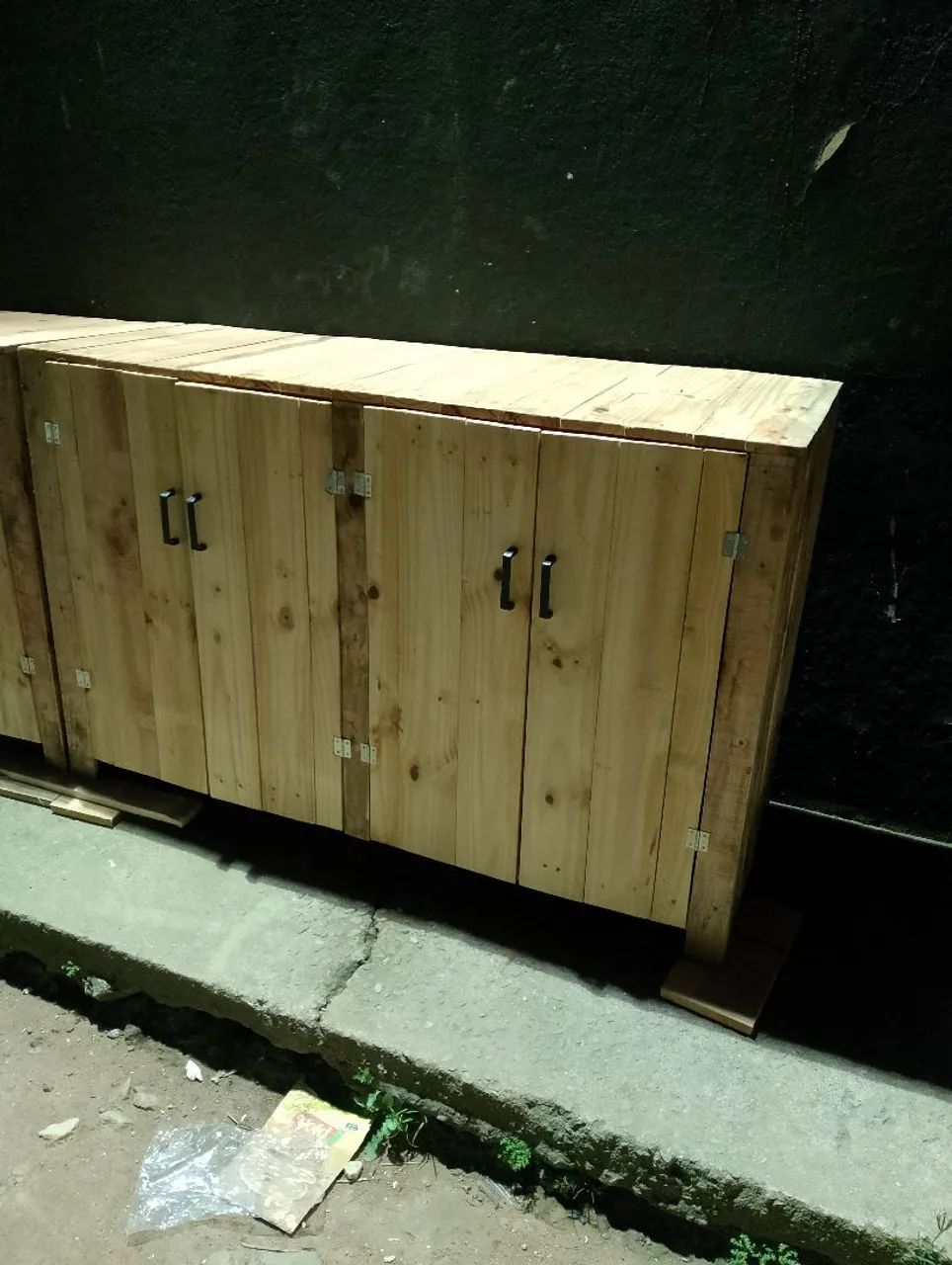 Balcão Rústico de Madeira com Portas | Artesanal e Espaçoso - Foto 2
