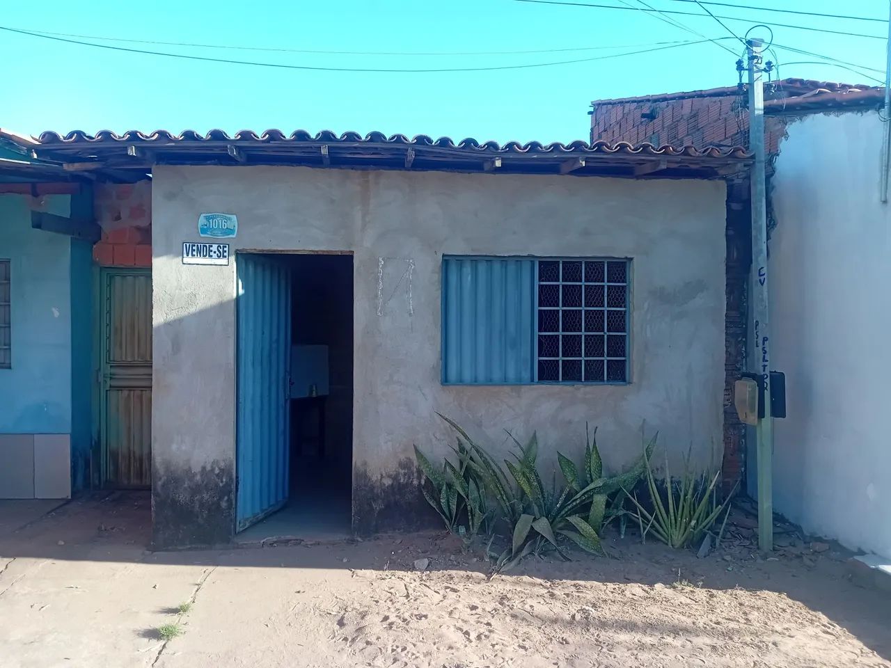 Vende-se Casa