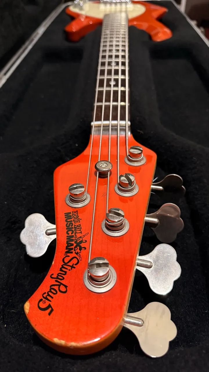 Baixo Musicman Stingray  - Foto 2