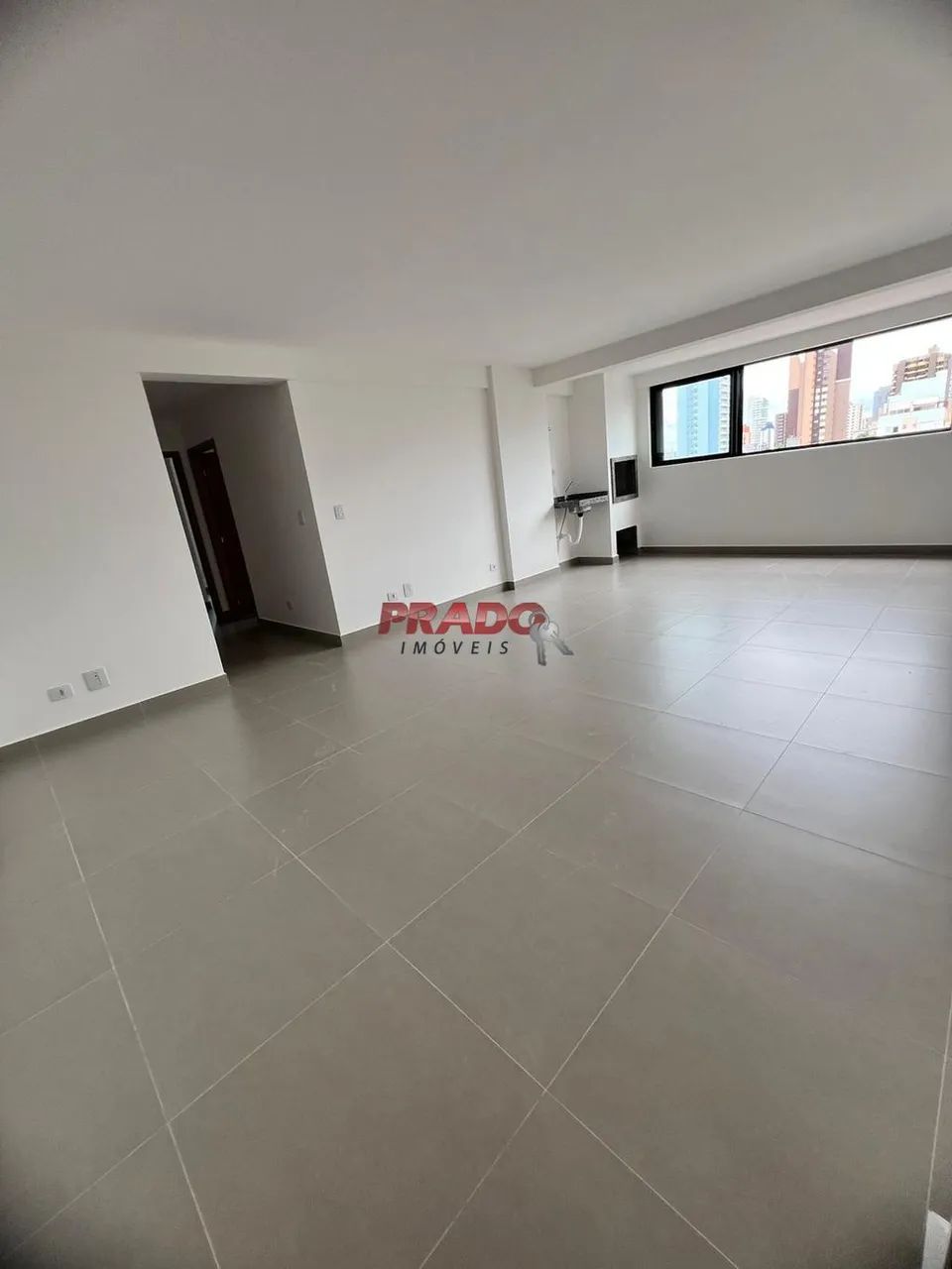 Apartamento à venda em Maringá, Zona 07, com 1 suíte, com 75 m² - Foto 4