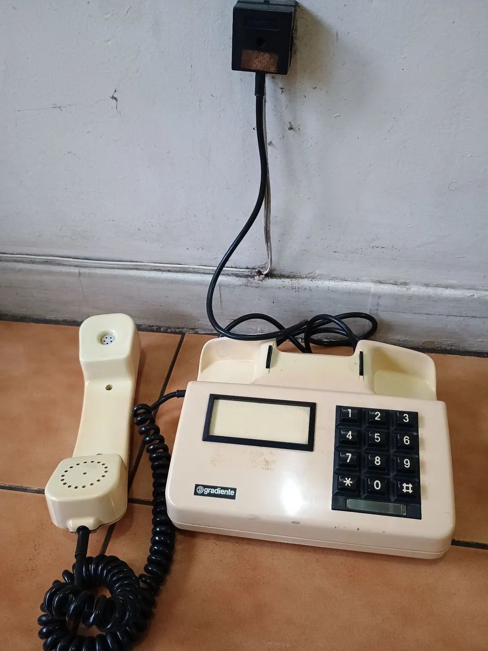 Aparelho telefone antigo. - Foto 2