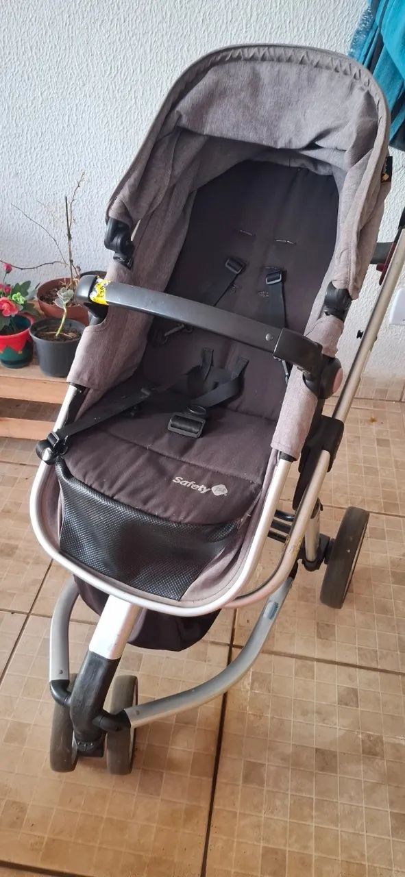 Carrinho Moisés + bebê conforto