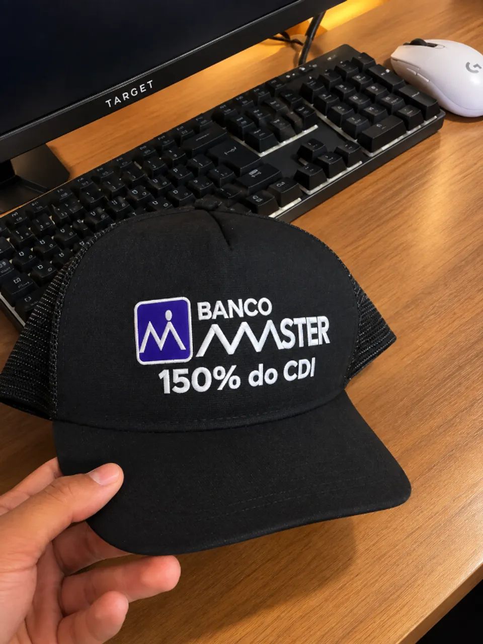 Vendo boné banco master 150% do CDI