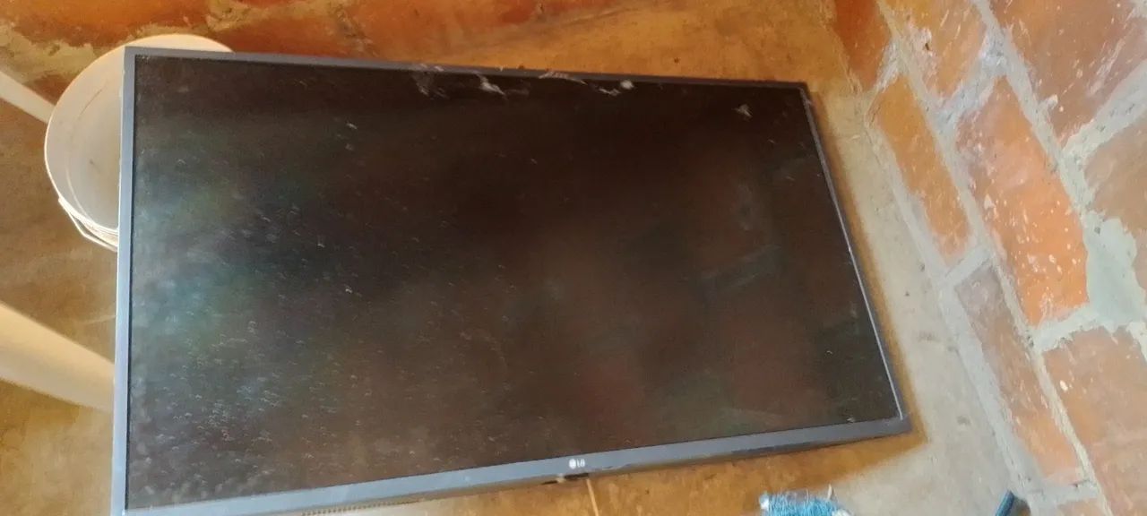 Tv LG com defeito para retirar peças  - Foto 2