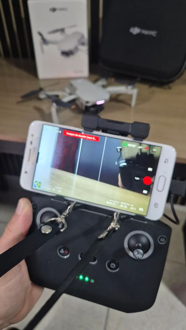 DJI Mini 2 + 2 Baterias + Samsung J7 + Case + Acessórios - Foto 3
