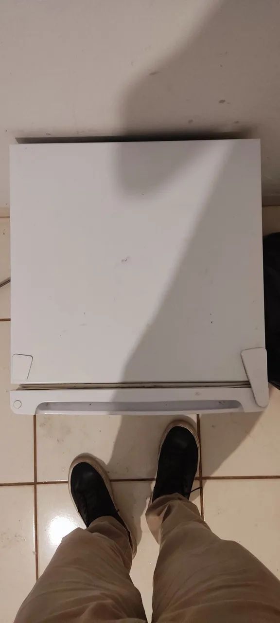 Frigobar semi-novo Philco