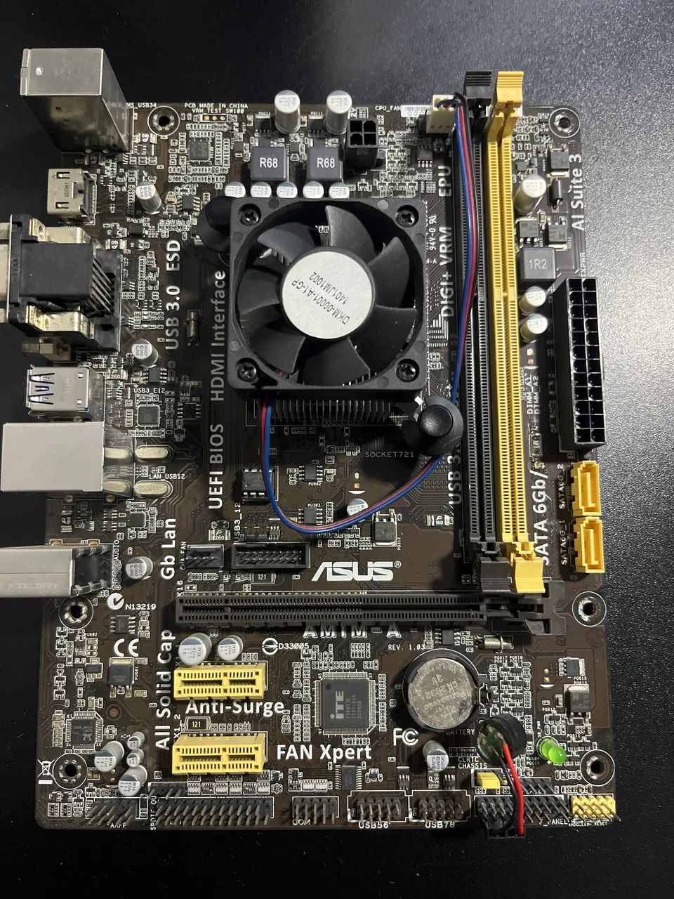 Placa Mãe ASUS com processador 