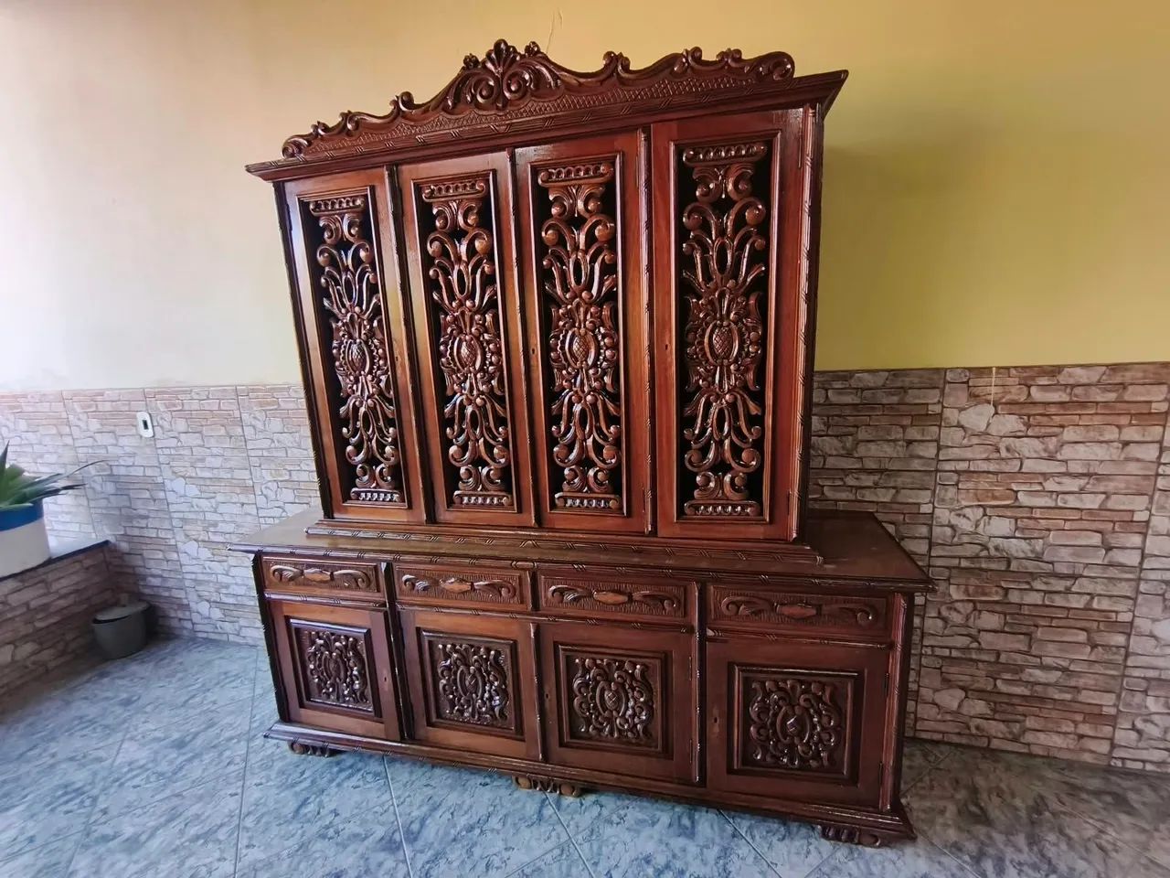 Conjunto móveis vintages mesa, cadeiras e armário  - Foto 3