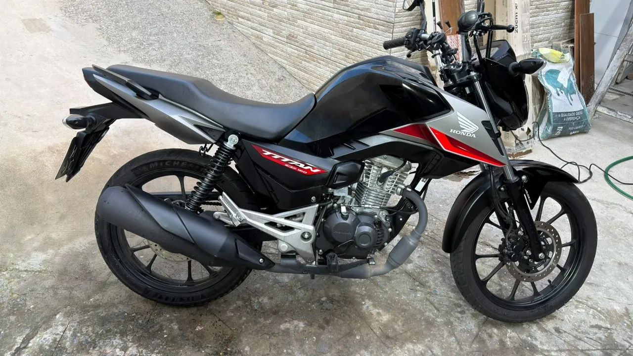 Titan 25 edição limitada 