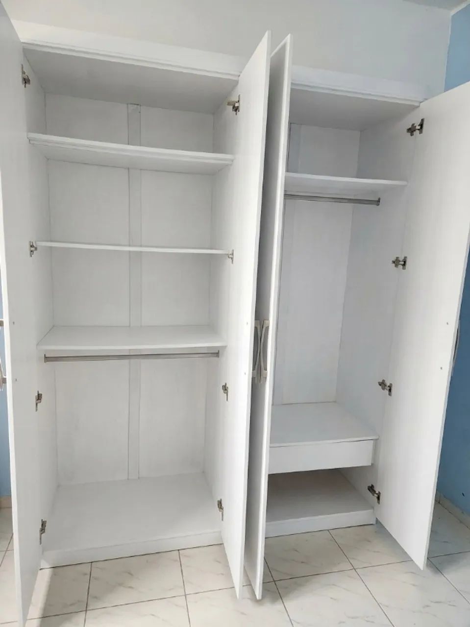 Guarda roupa branco