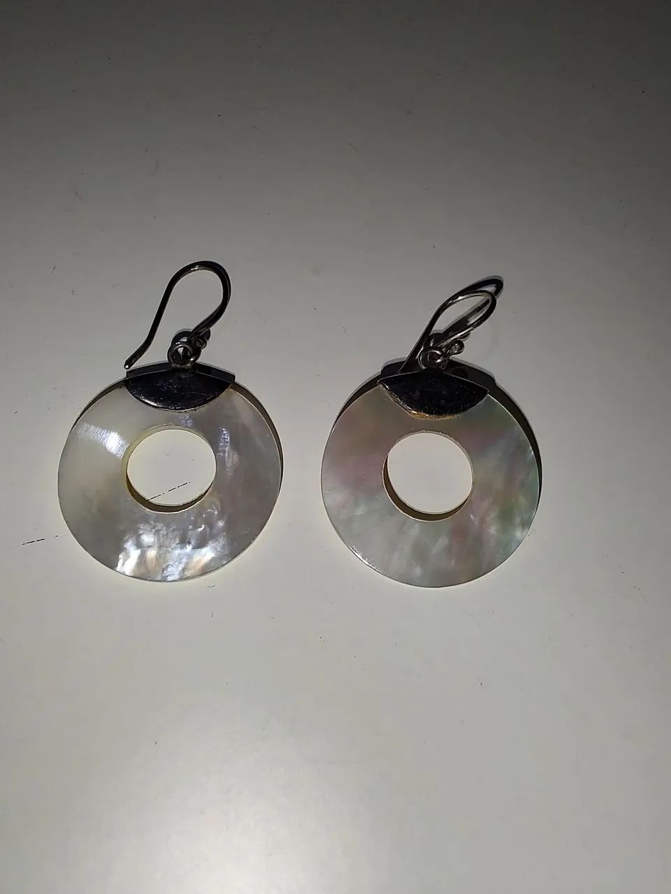 Brinco de prata com madrepérola 
