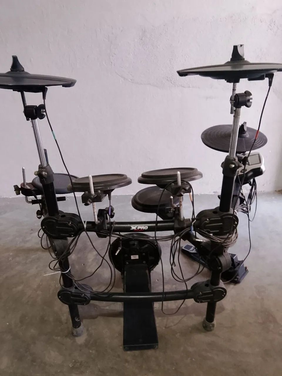 Bateria eletrônica com problema no módulo.