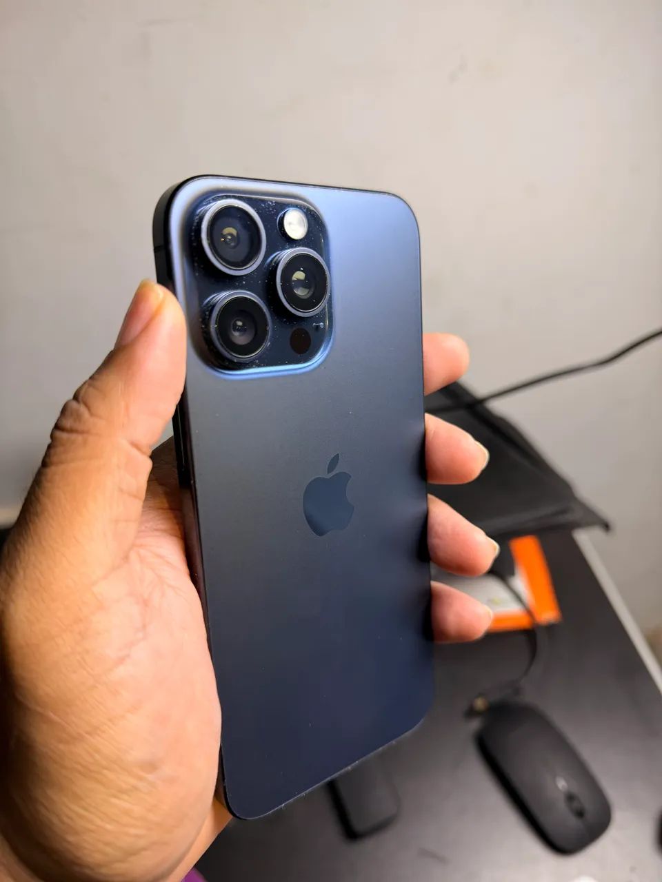 iPhone 15 pro Max 512 Azul - Quase Zero - Foto 2