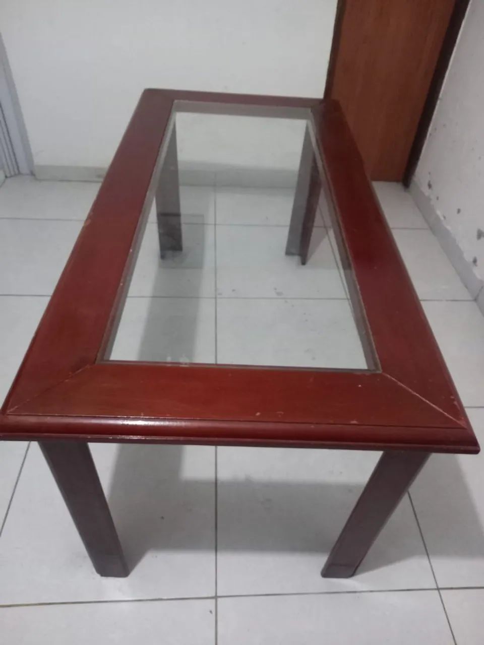 Mesa de madeira com tampo de vidro - Foto 5