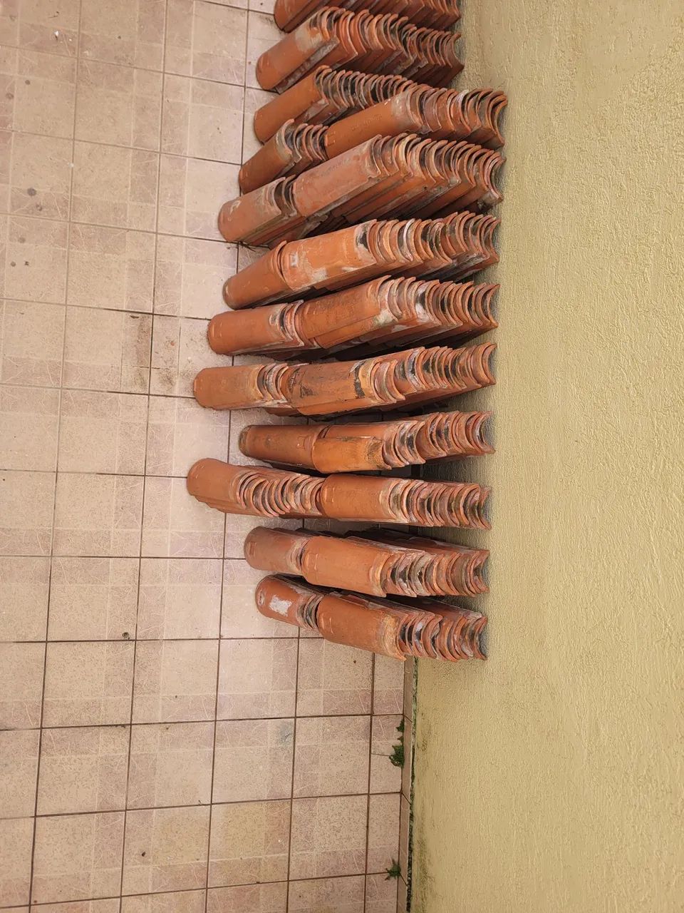 Telhas usadas valor por telhas $ 2.00 cada 