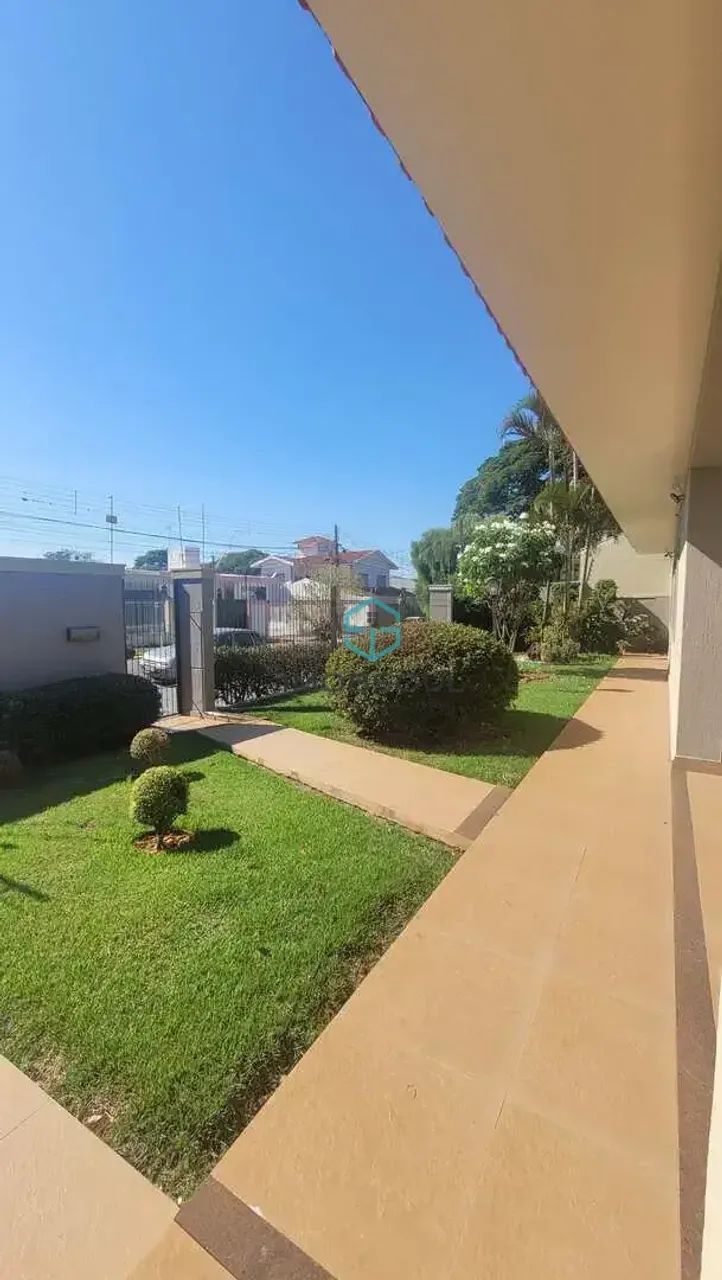 Casa com 3 quartos, 5 vagas e 280m² à venda no Zona 04, Maringá/PR - Foto 3