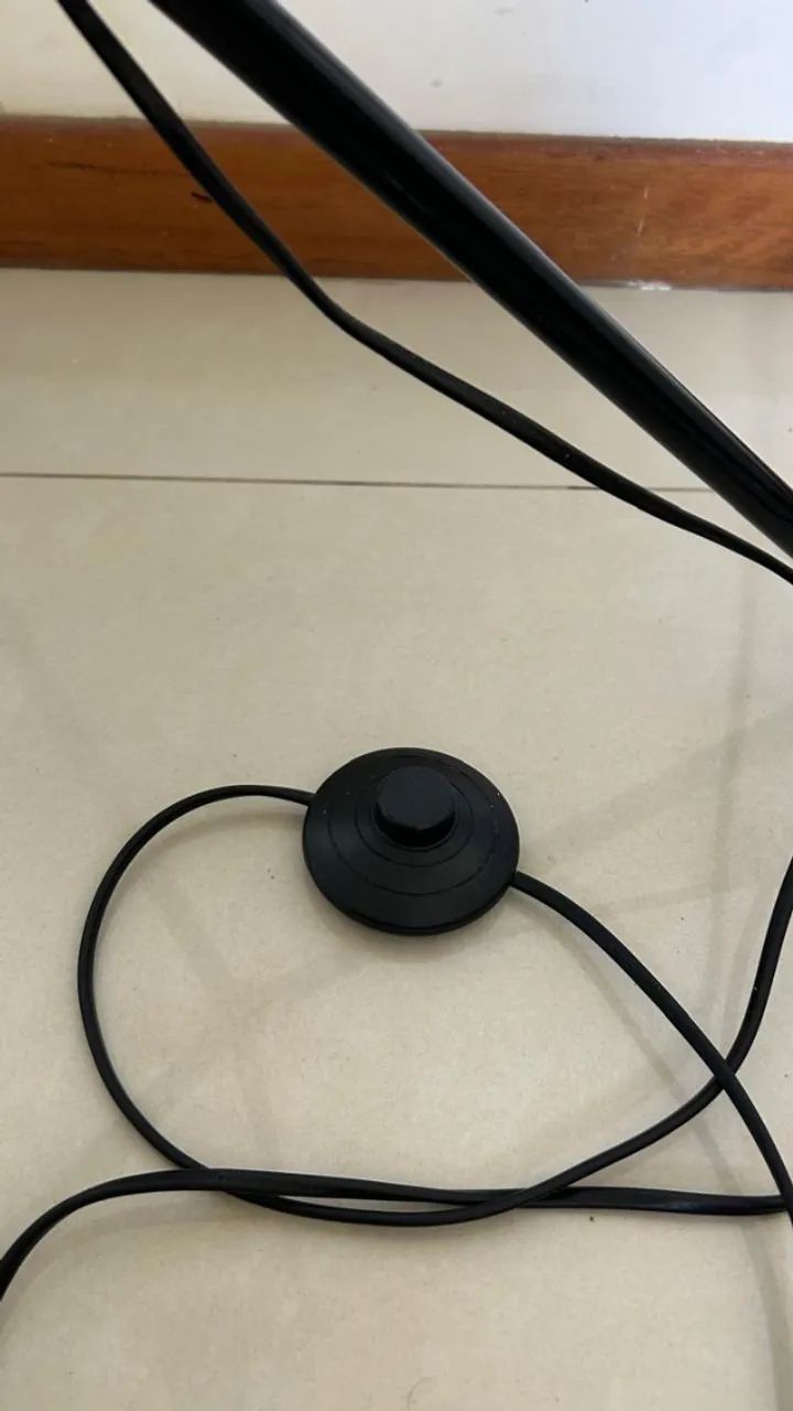 Luminária com interruptor de piso - Foto 4