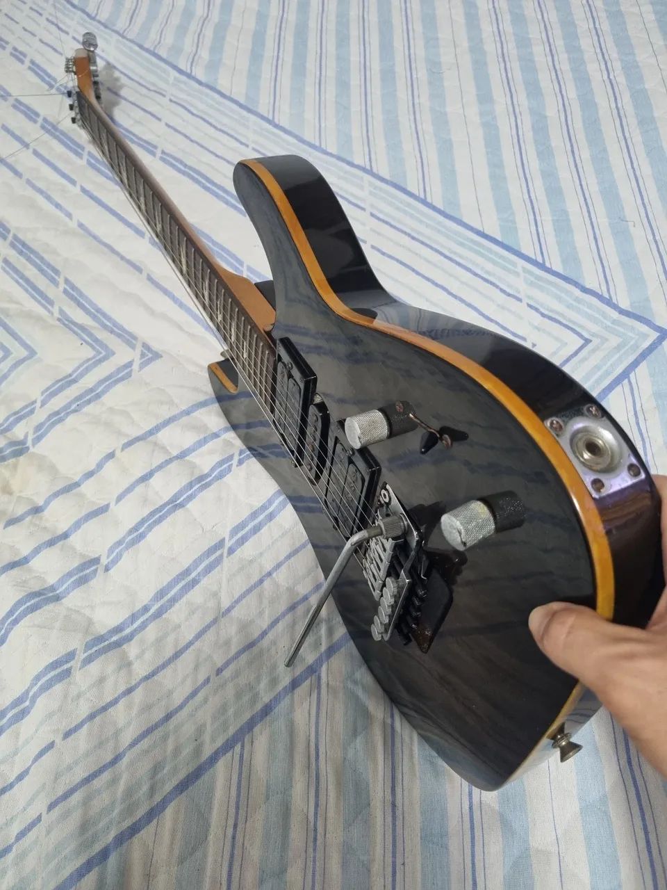 Guitarra memphis by tagima, com floyd Rose.  - Foto 4