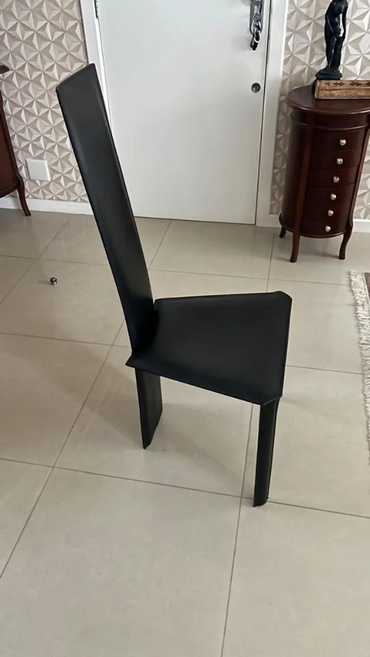 Kit 6 cadeiras 100% couro, design francês, semi-novas - Foto 5