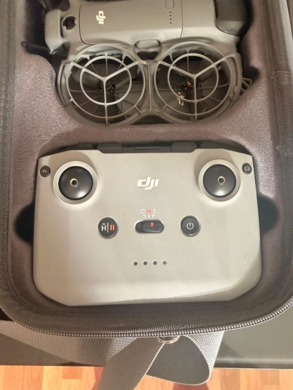 Drone DJI Neo 2 Fly More Combo + Mala Rígida e Alça (Estado de Novo)