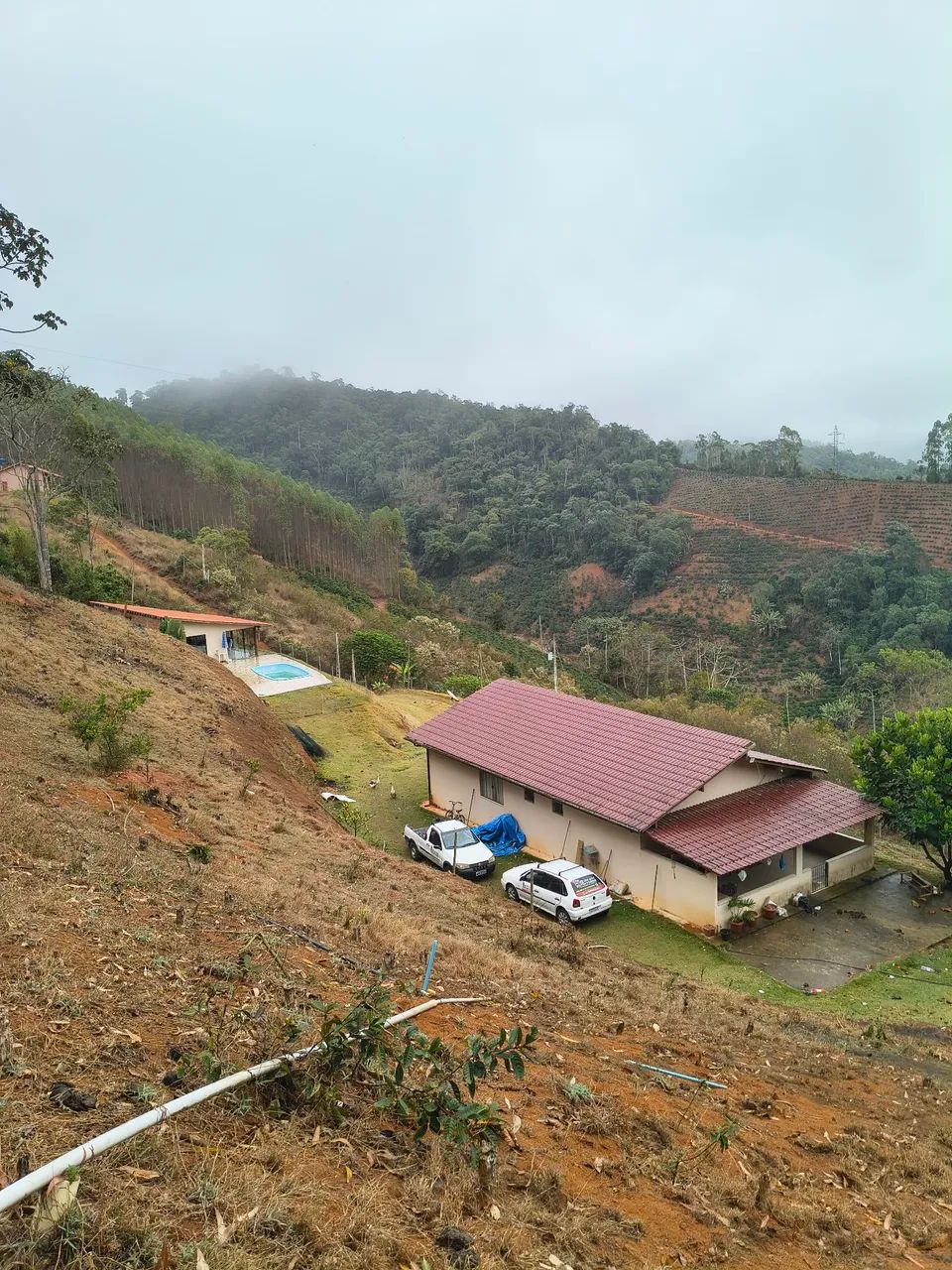 Vende-se linda  chacara com casa e área de churrasco com piscina   - Foto 2