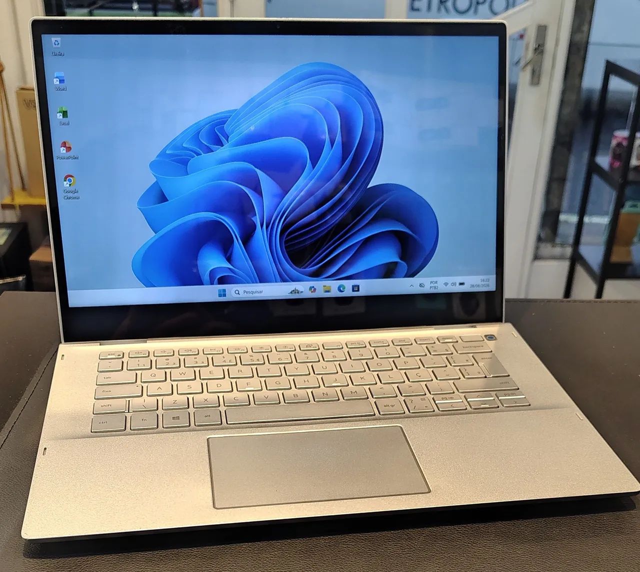 Dell Inspiron 2n1 Touch Screen Core i7 1165g7 12gb ddr4