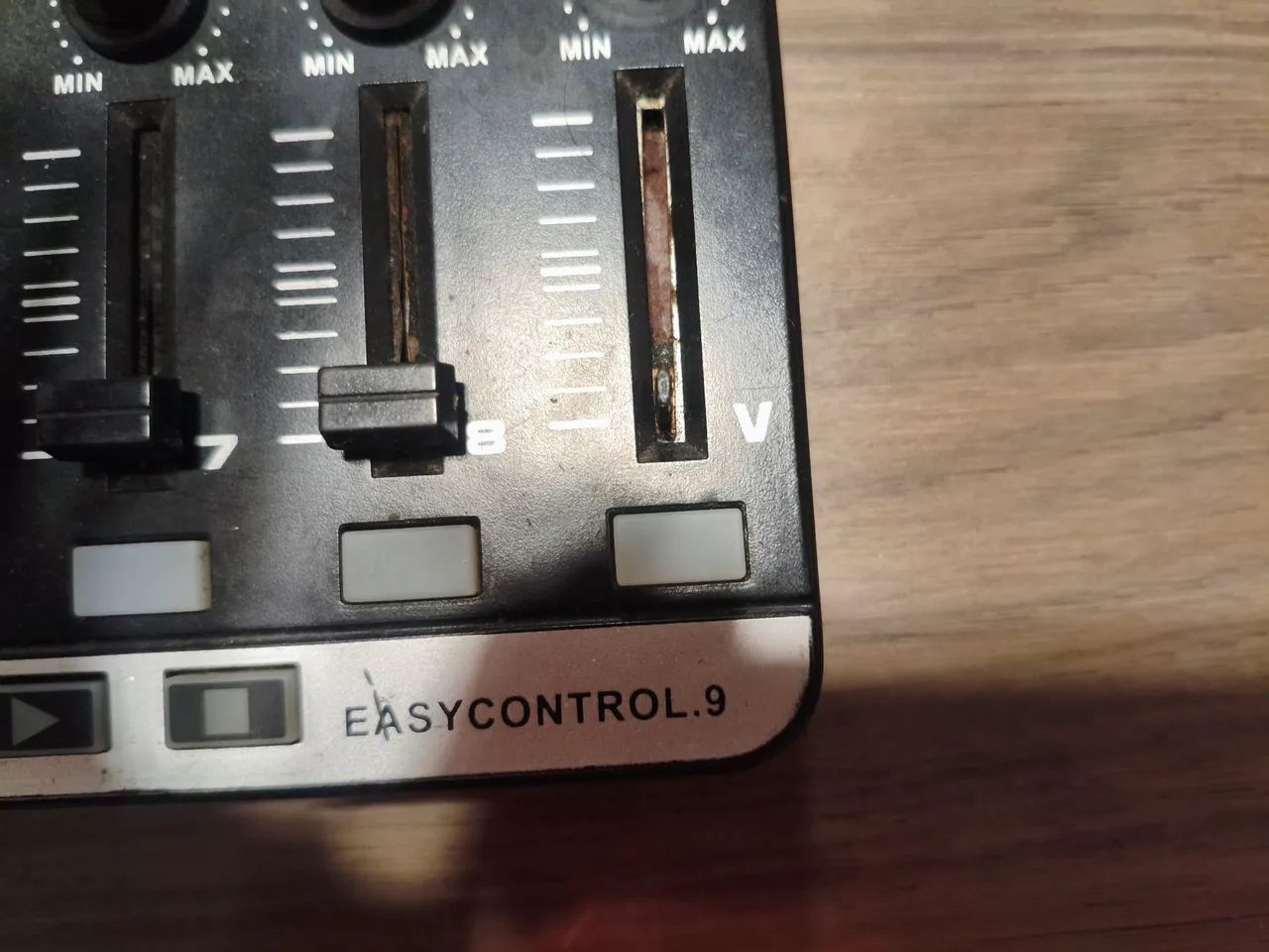 Controlador MIDI Worlde EasyControl.9 - Foto 5