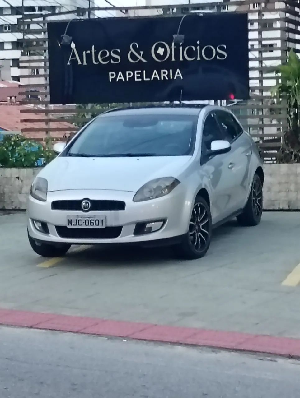 Fiat Bravo Essence Dualogic 1.8 Flex 16V 5P 2012 - Foto 2