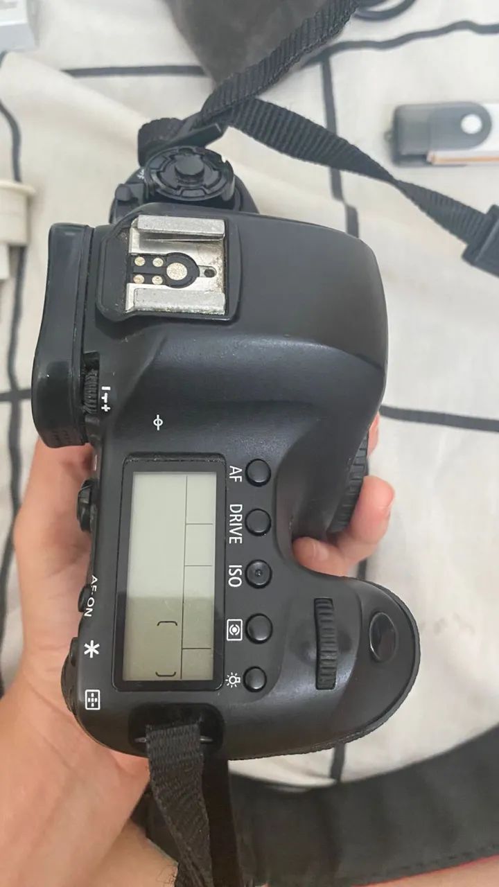 CANON 6D + LENTE 50mm + 3 BATERIAS ORIGINAIS - Foto 5