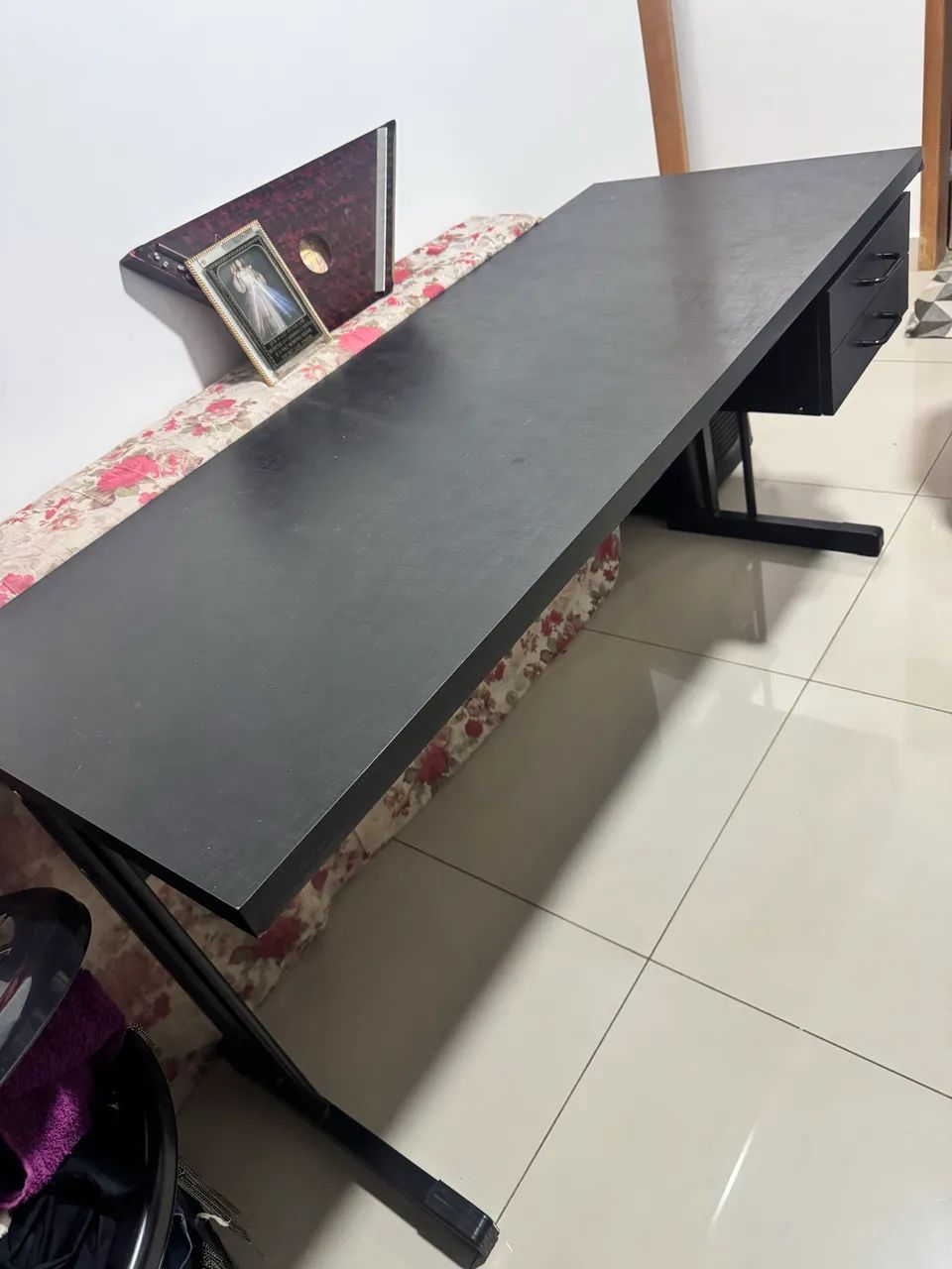 Mesa muito nova e resistente 