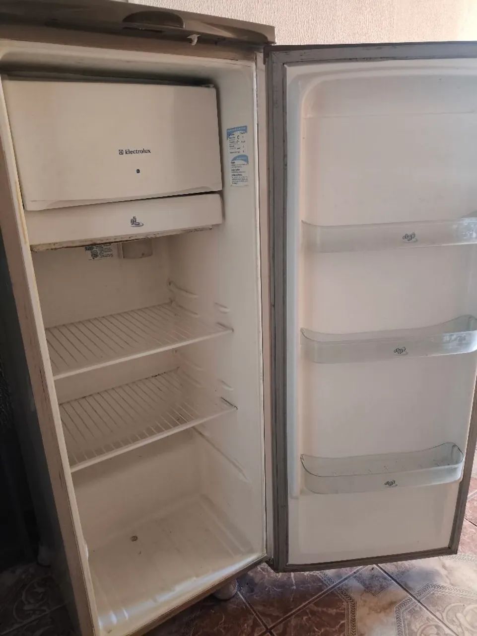Geladeira usada funcionando perfeitamente 