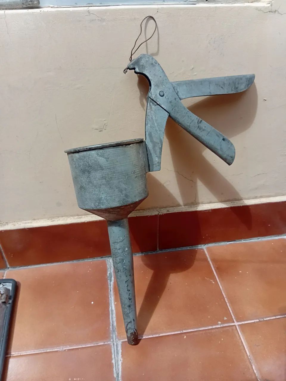 FUNIL ANTIGO DE CHAPA PARA COLECIONADOR 